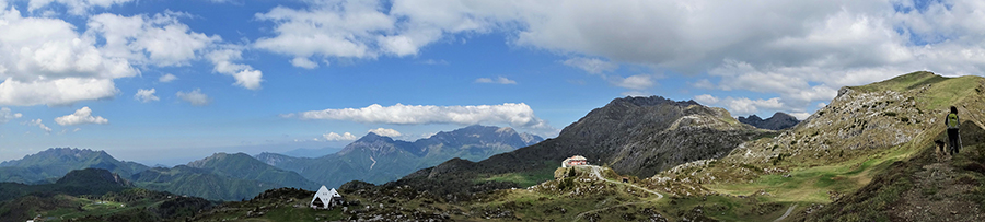 Panoramica dal Sodadura verso Cima di Piazzo,Campelli e i Rifugi Cazzaniga e Nicola